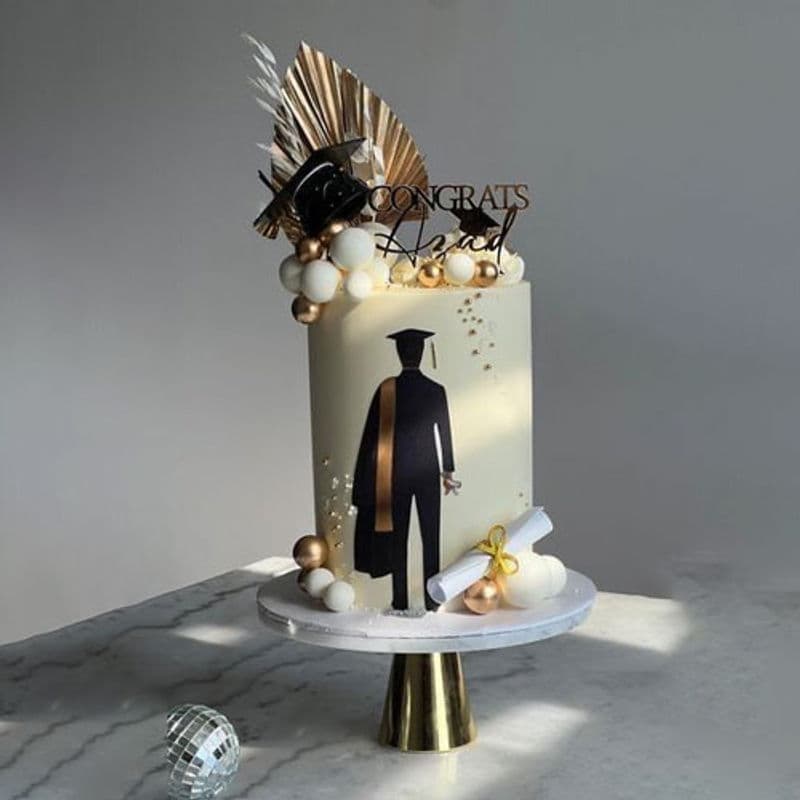 Graduate Gentleman Cake - VapeSoko
