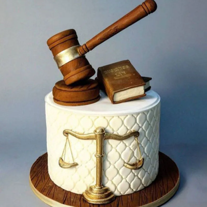 Law Scholar Cake - Pearlcakenbake